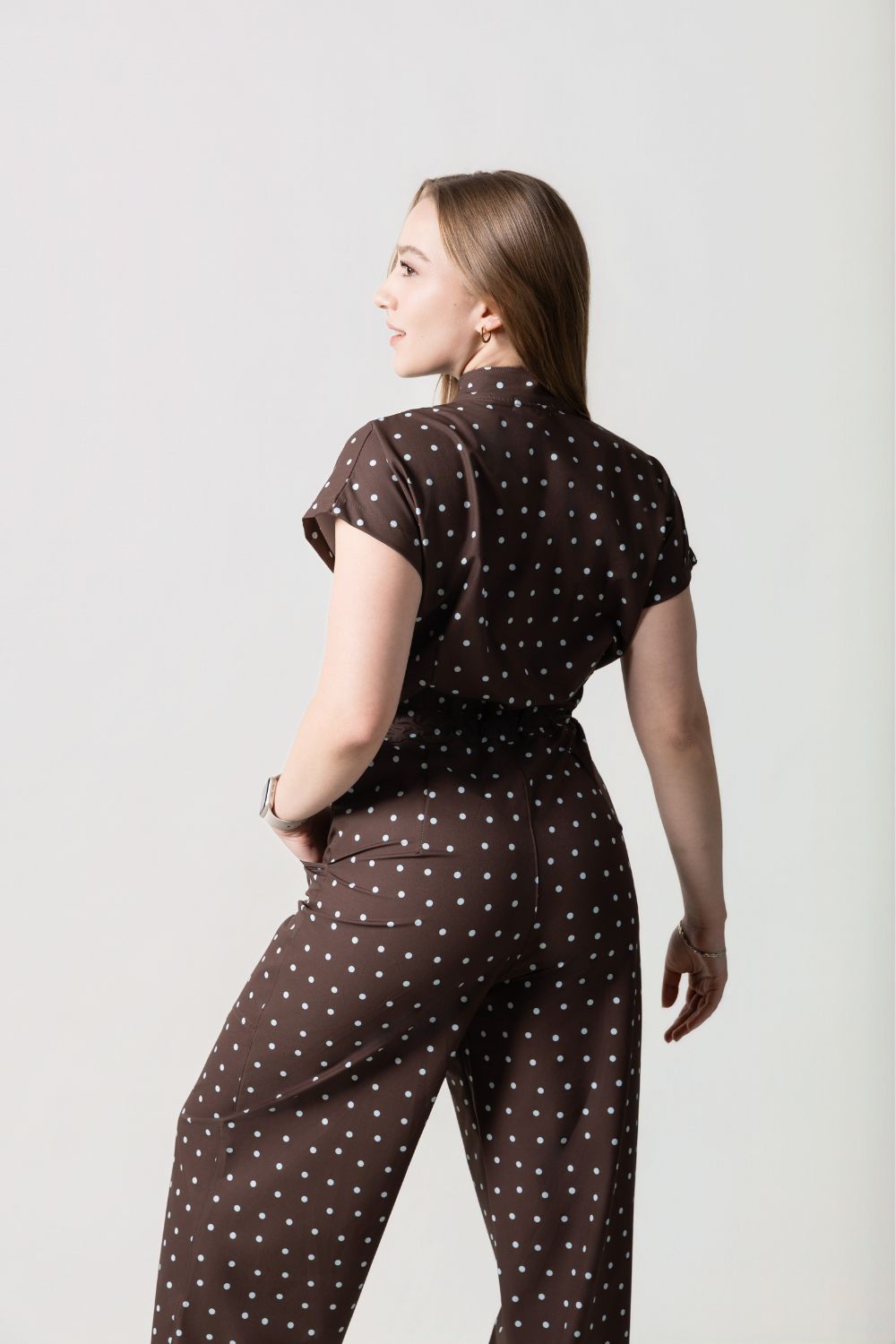 Pantalón wide-leg con bolsillos laterales y cinta jareta verde menta — Rebel Jumpsuit Cocoa de Jogs Scrubs
